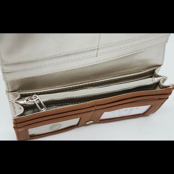 Guess Women`s Lauri Cognac Brown Large Organizer Wallet Clutch - Picture 3 of 5